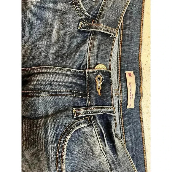 So curvy mom jeans Highrise distressed size 11 30 in waist - Picture 5 of 6